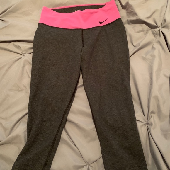 Capri Nike Work Out Pants - Picture 1 of 2